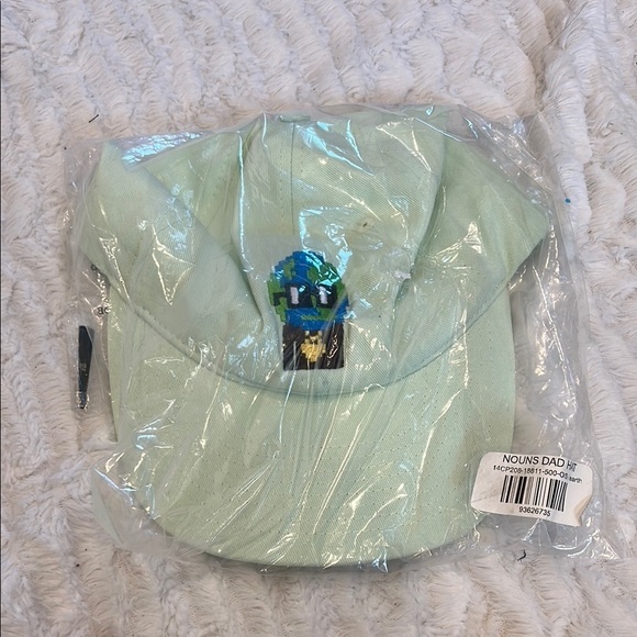 MADHAPPY X NOUNS PIXEL EARTH DAD HAT ADJUSTABLE UNISEX MINT GREEN NEW - Picture 1 of 10